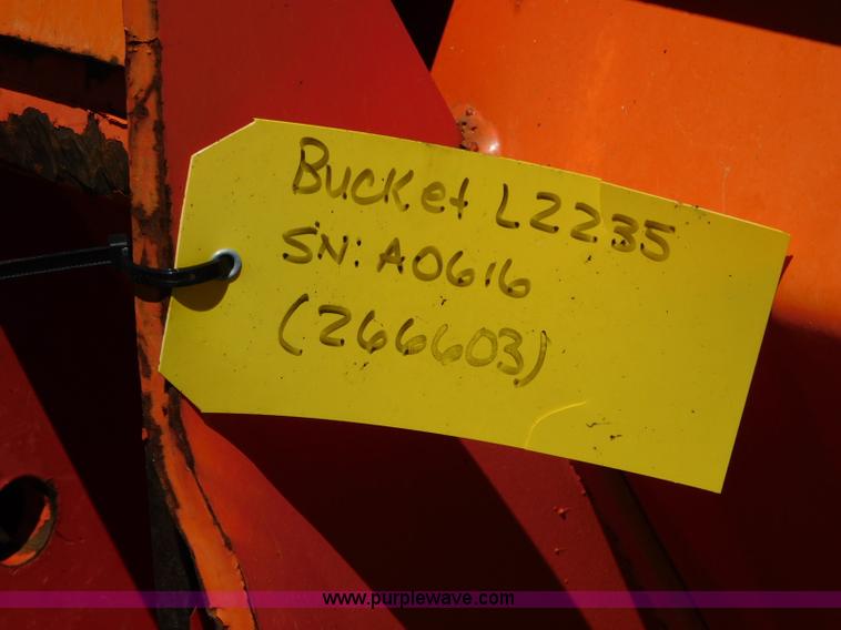 image for item L5882 Kubota L4240 tractor