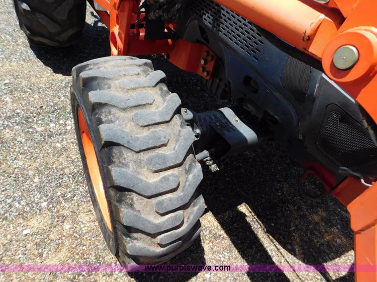 image for item L5882 Kubota L4240 tractor