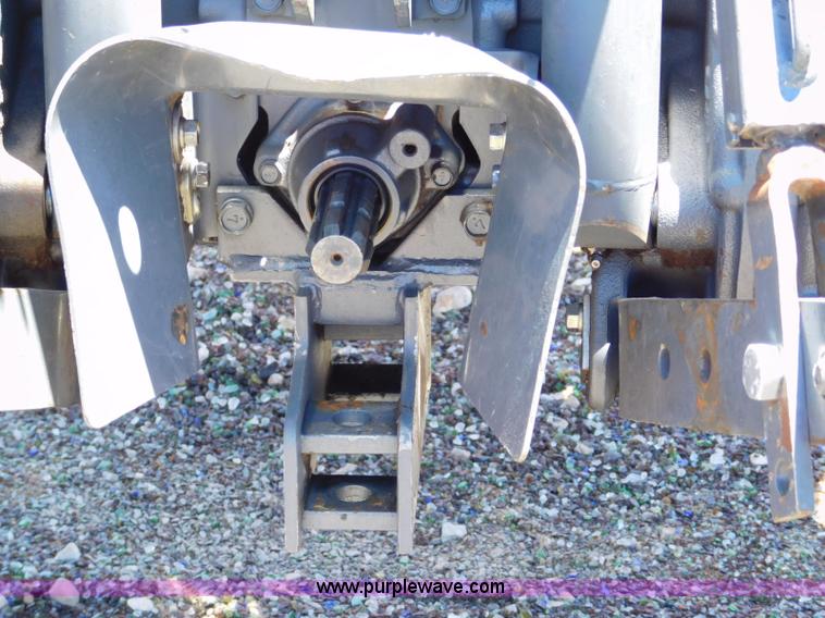 image for item L5882 Kubota L4240 tractor