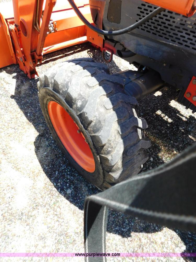 image for item L5882 Kubota L4240 tractor