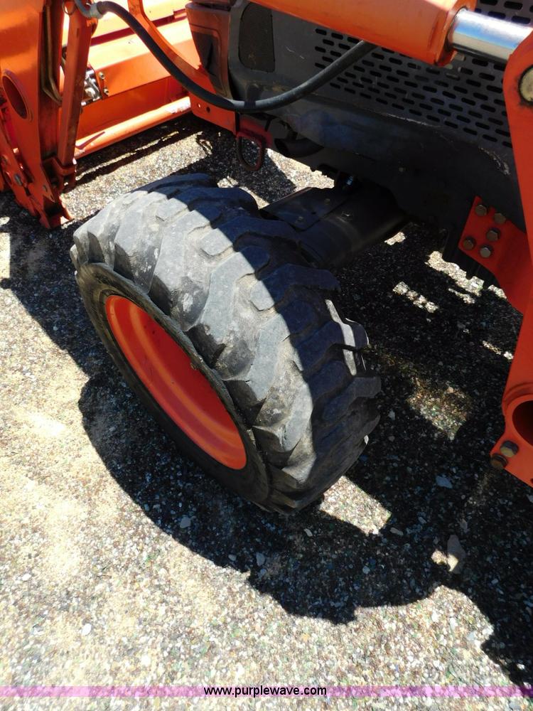 image for item L5882 Kubota L4240 tractor