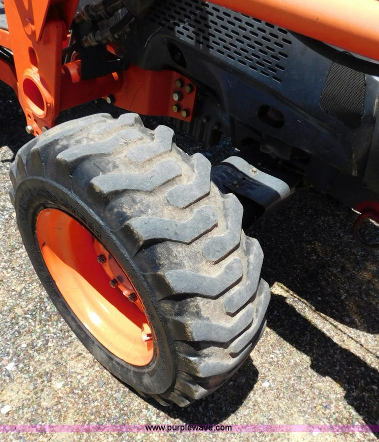 image for item L5882 Kubota L4240 tractor