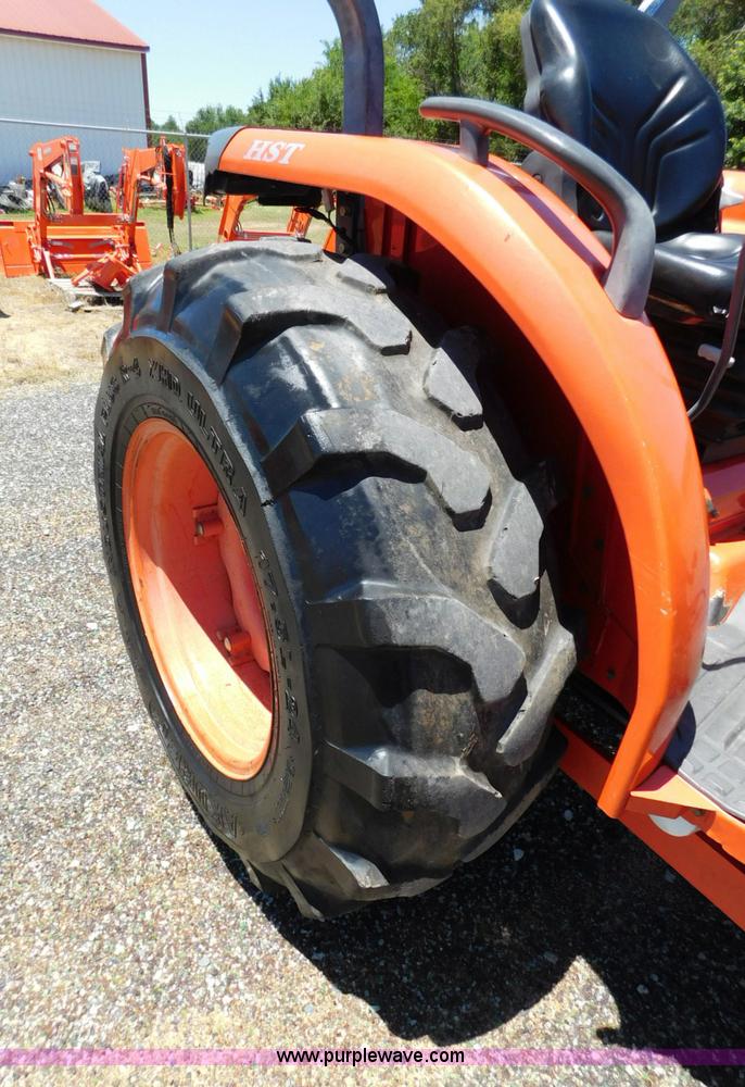 image for item L5882 Kubota L4240 tractor