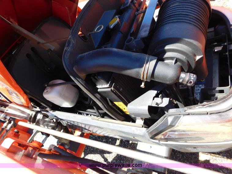 image for item L5882 Kubota L4240 tractor