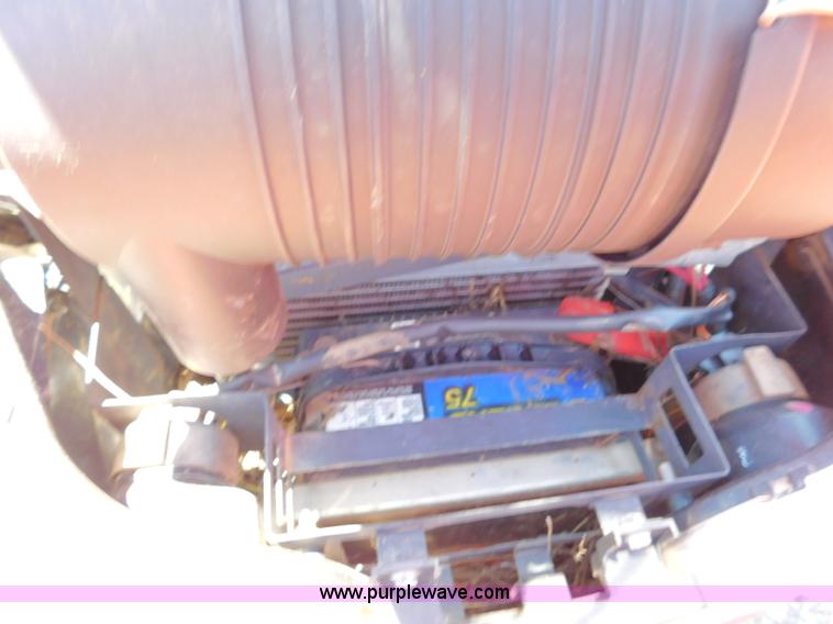 image for item L5882 Kubota L4240 tractor