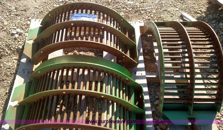 image for item L6098 John Deere round bar concaves