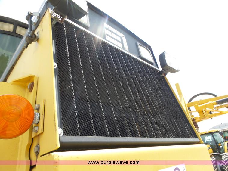 image for item L6362 1996 Ag-Chem RoGator 854 self-propelled applicator