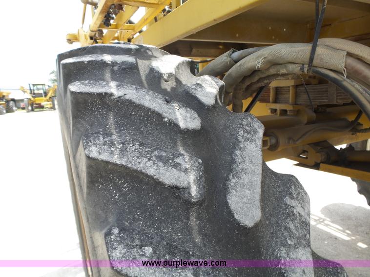 image for item L6362 1996 Ag-Chem RoGator 854 self-propelled applicator