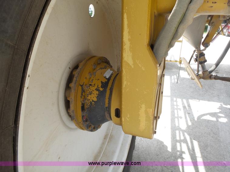 image for item L6362 1996 Ag-Chem RoGator 854 self-propelled applicator