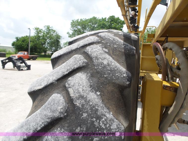 image for item L6362 1996 Ag-Chem RoGator 854 self-propelled applicator