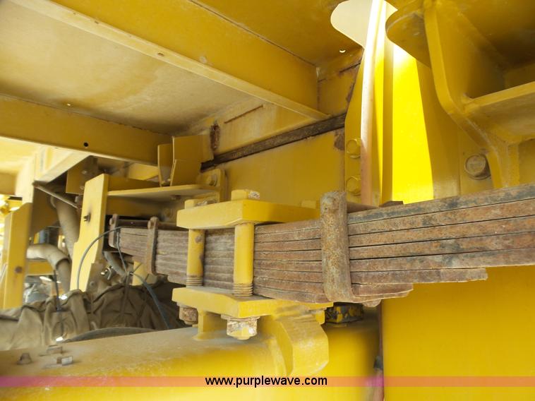 image for item L6362 1996 Ag-Chem RoGator 854 self-propelled applicator