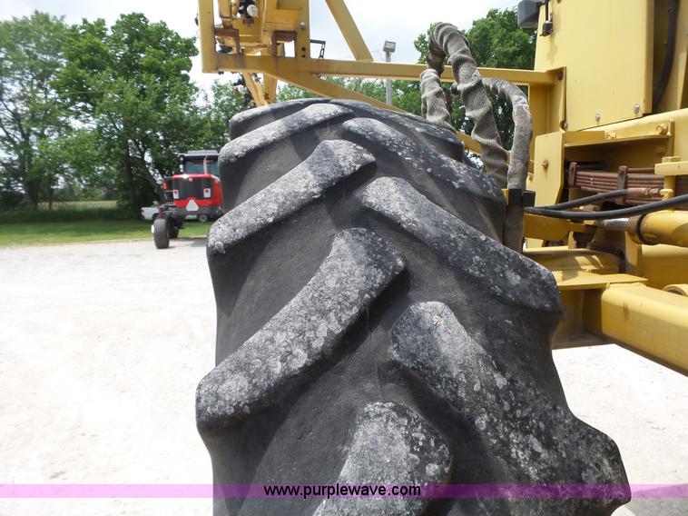 image for item L6362 1996 Ag-Chem RoGator 854 self-propelled applicator