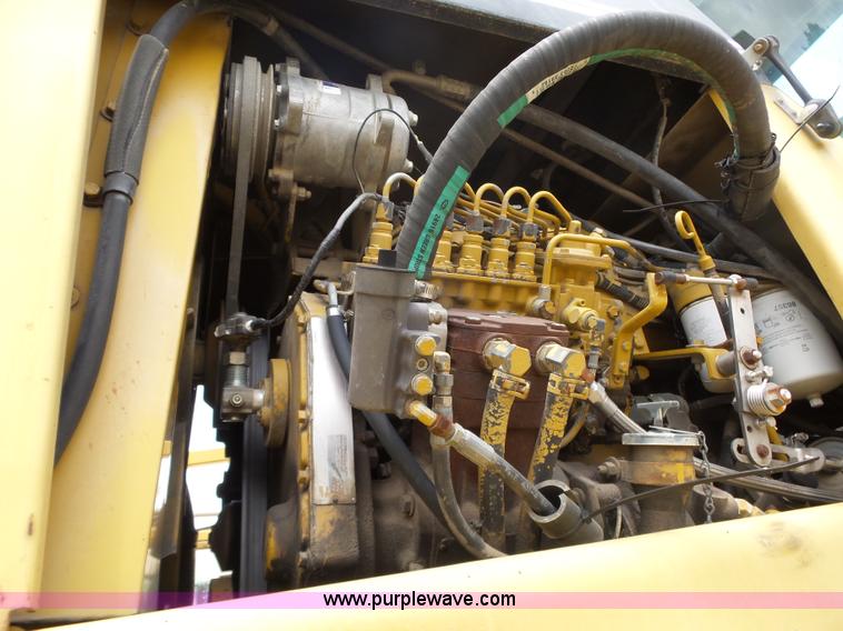 image for item L6362 1996 Ag-Chem RoGator 854 self-propelled applicator