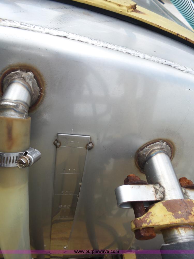 image for item L6362 1996 Ag-Chem RoGator 854 self-propelled applicator