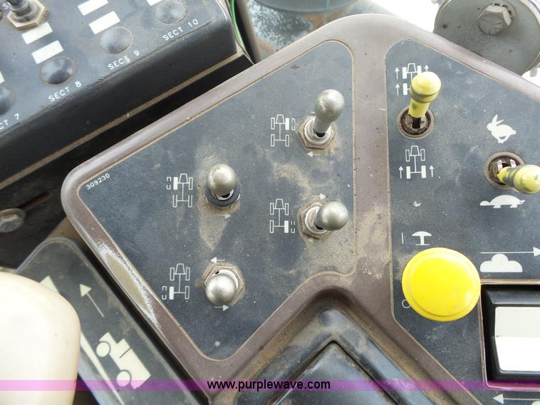 image for item L6362 1996 Ag-Chem RoGator 854 self-propelled applicator