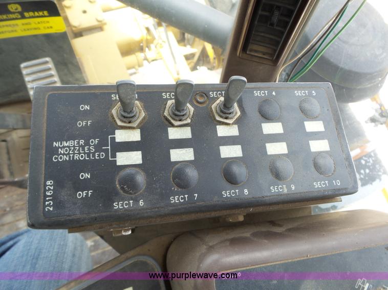 image for item L6362 1996 Ag-Chem RoGator 854 self-propelled applicator