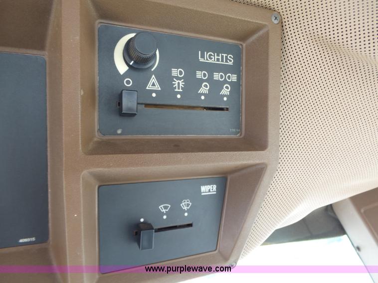 image for item L6362 1996 Ag-Chem RoGator 854 self-propelled applicator