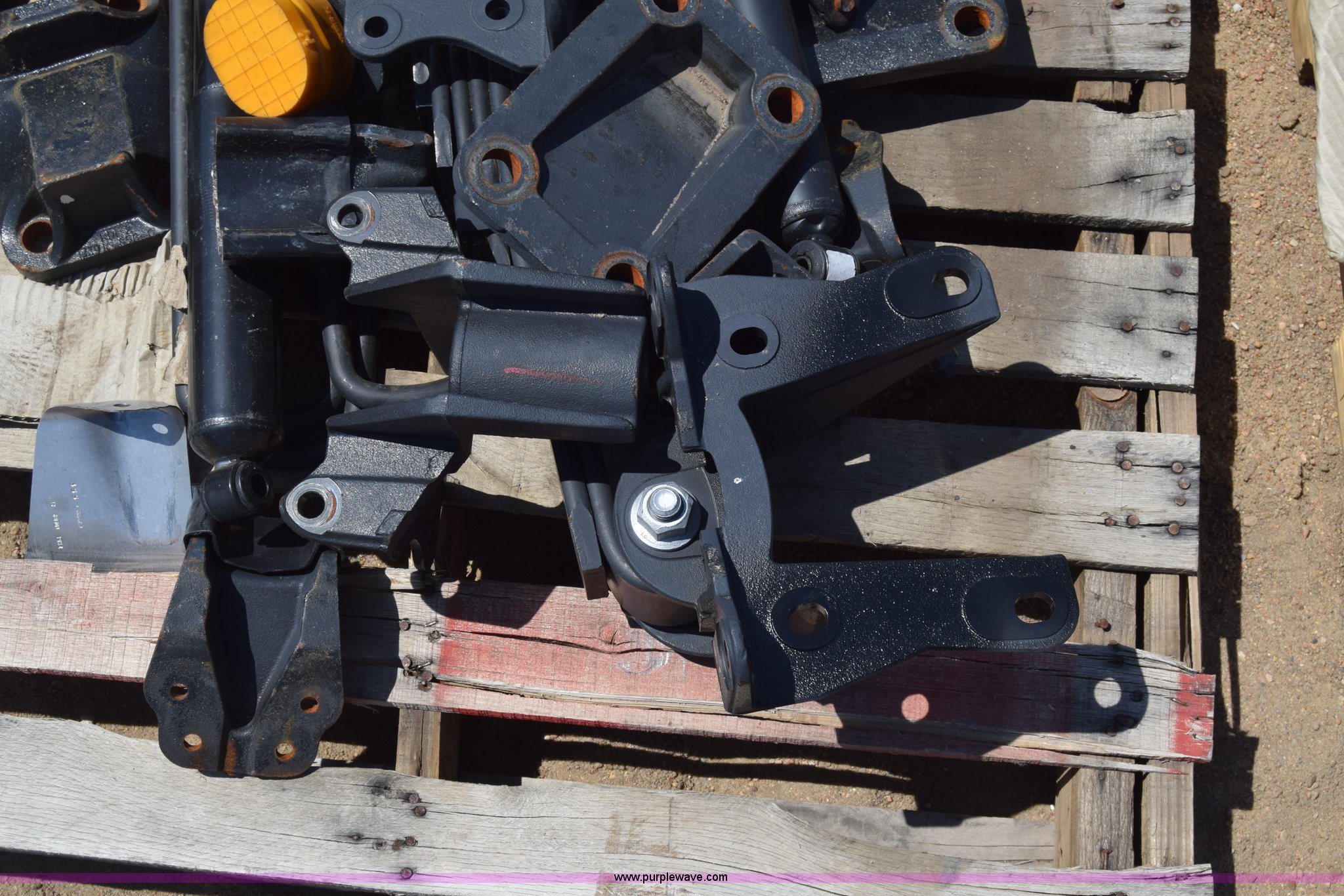 Leaf springs in Kinsley, KS Item BW9954 sold Purple Wave