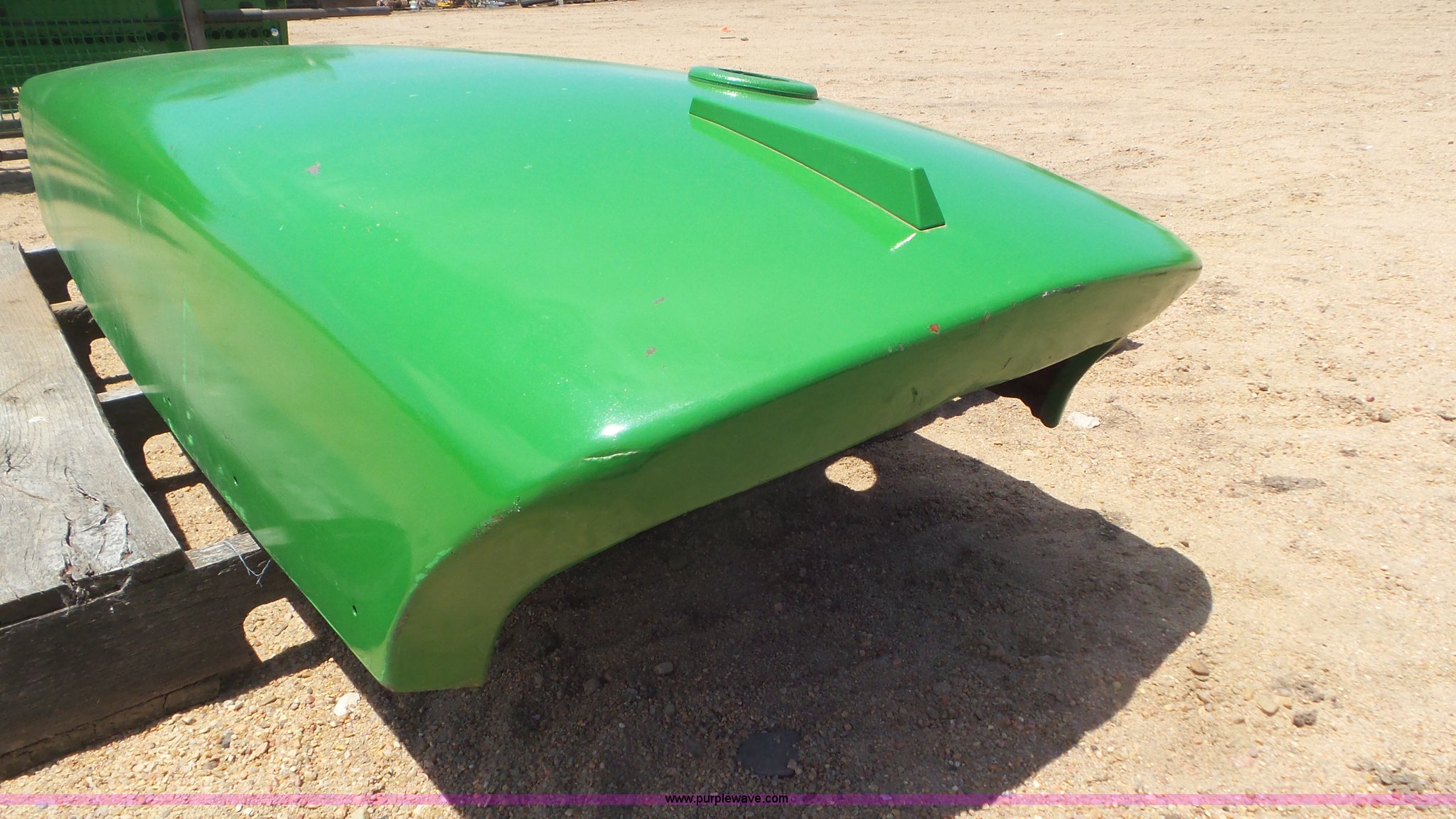 John Deere 4020 hood in Kinsley, KS Item CC9802 sold Purple Wave