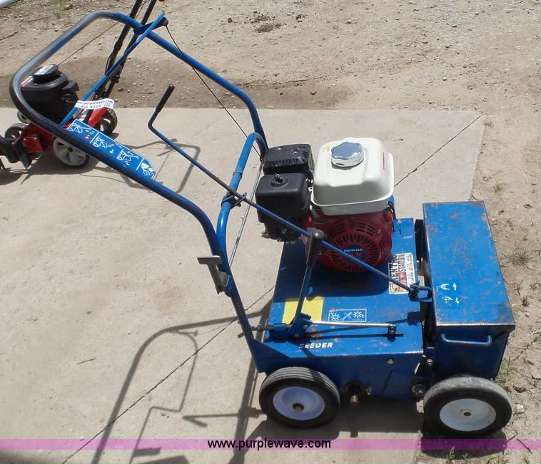 image for item AG9224 Blue Bird seeder