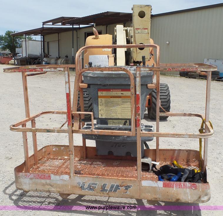 image for item AG9227 1999 JLG 450A boom lift