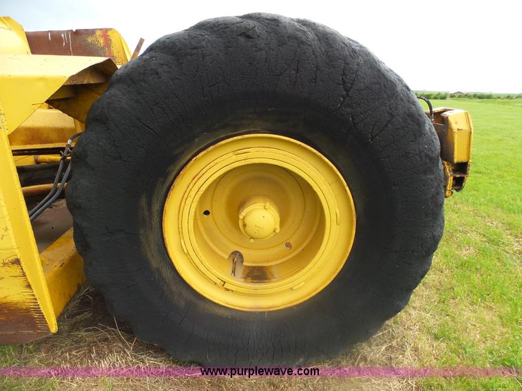 image for item AL9152 Caterpillar 80 scraper