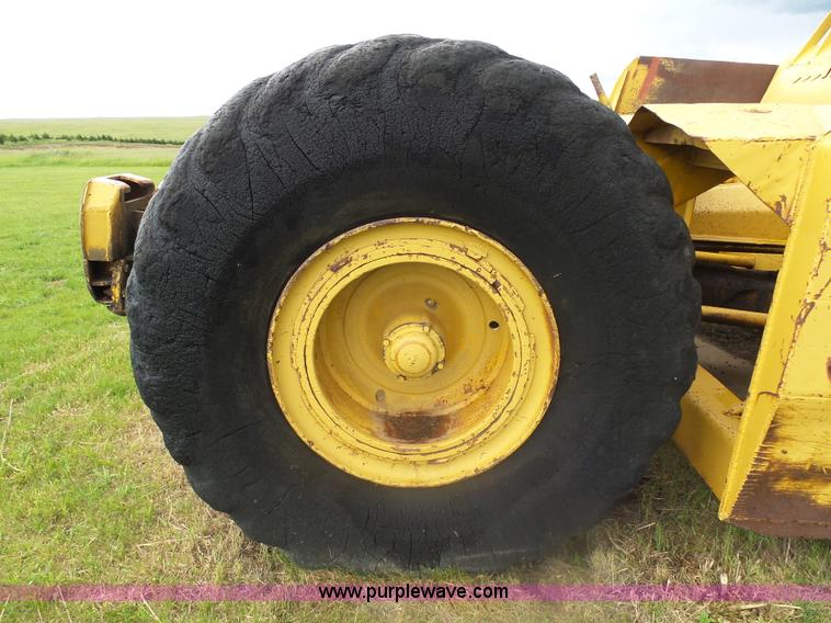 image for item AL9152 Caterpillar 80 scraper