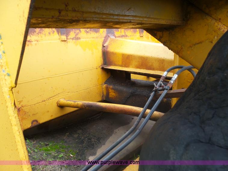 image for item AL9152 Caterpillar 80 scraper