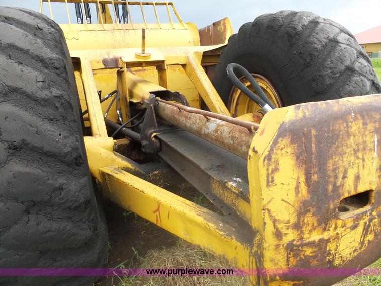 image for item AL9152 Caterpillar 80 scraper