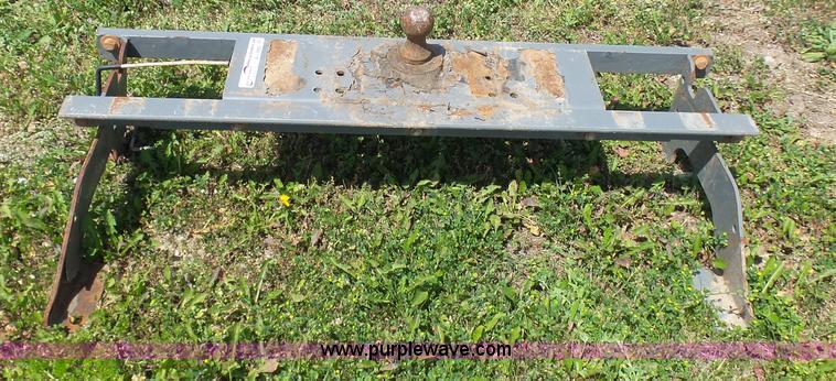image for item AV9982 B&W gooseneck turn-over ball hitch