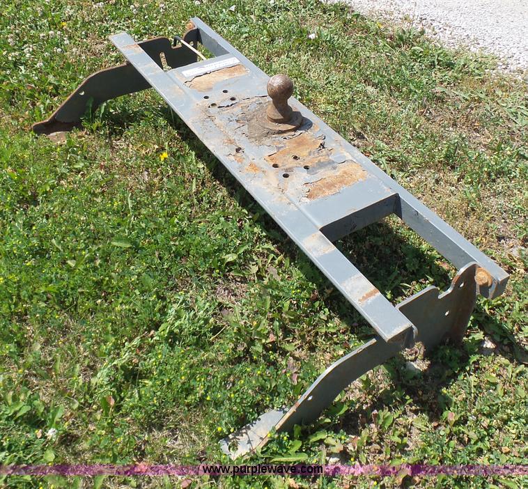 image for item AV9982 B&W gooseneck turn-over ball hitch