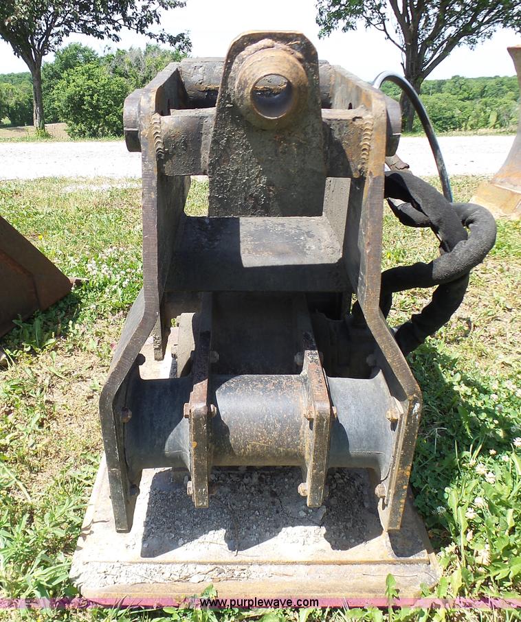 image for item AV9984 Wain Roy Cannon plate compactor