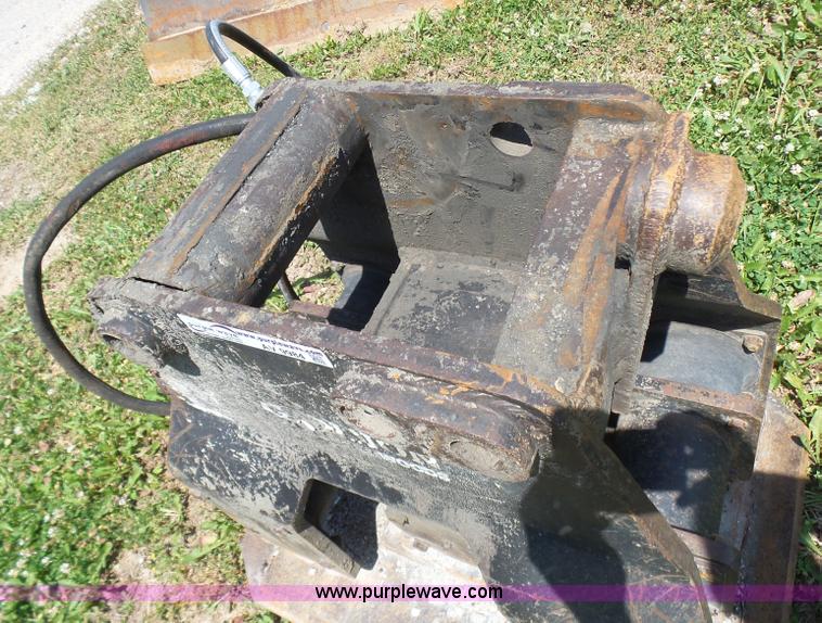 image for item AV9984 Wain Roy Cannon plate compactor