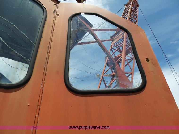 image for item BG9031 1965 Insley M crane