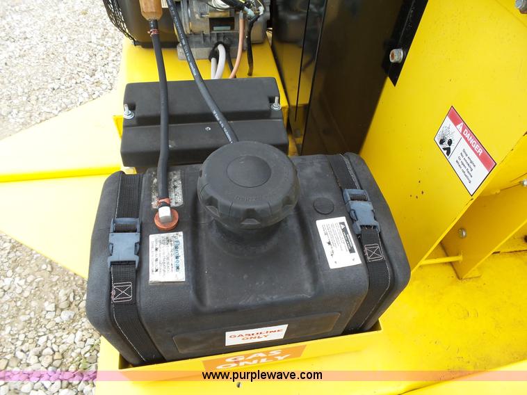 image for item BG9045 2011 Powertek 731 wood chipper