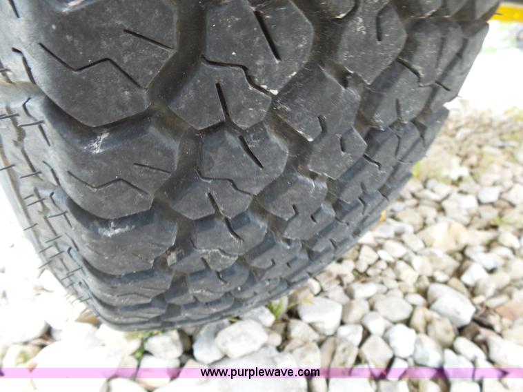 image for item BG9045 2011 Powertek 731 wood chipper