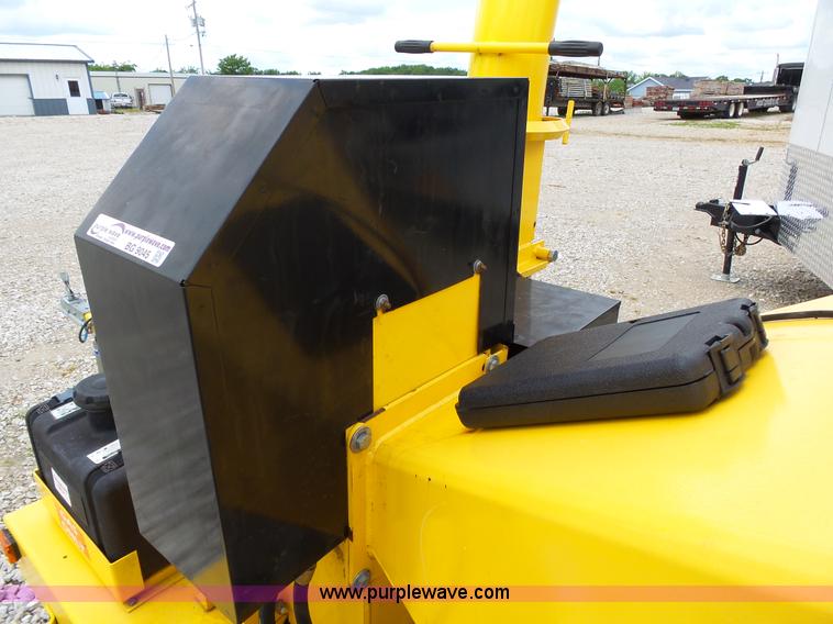 image for item BG9045 2011 Powertek 731 wood chipper