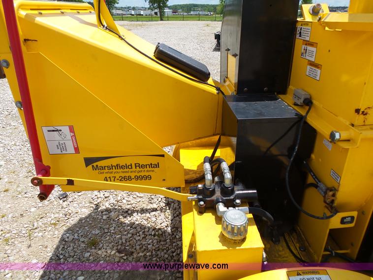 image for item BG9045 2011 Powertek 731 wood chipper