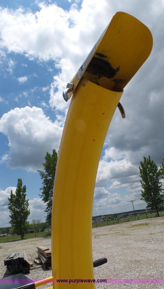 image for item BG9045 2011 Powertek 731 wood chipper