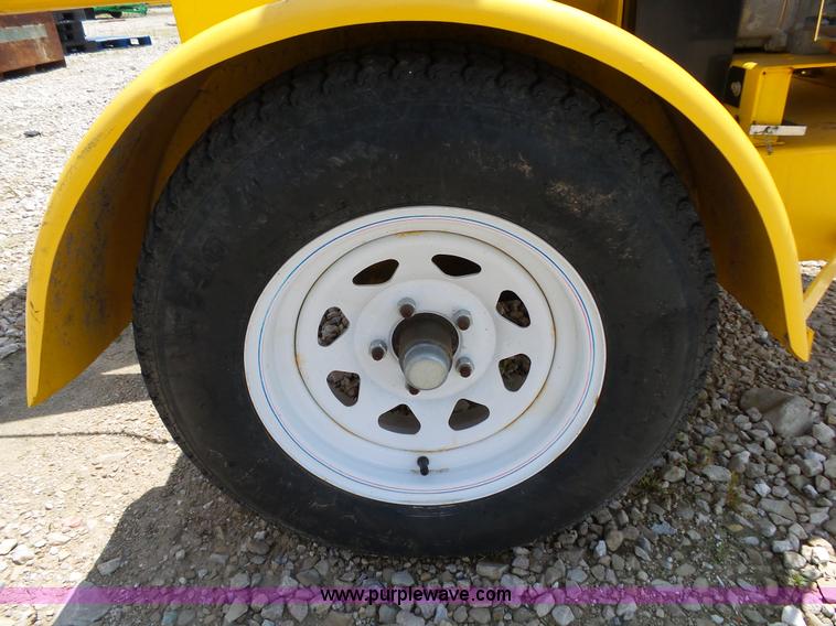 image for item BG9045 2011 Powertek 731 wood chipper