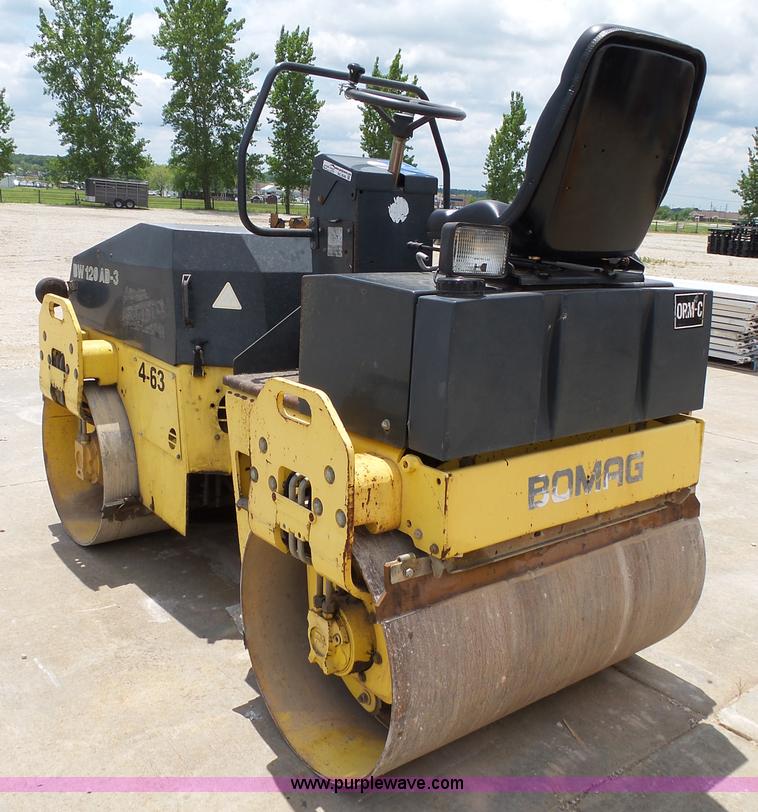 image for item BG9046 2000 Bomag BW120AD-3 double drum roller