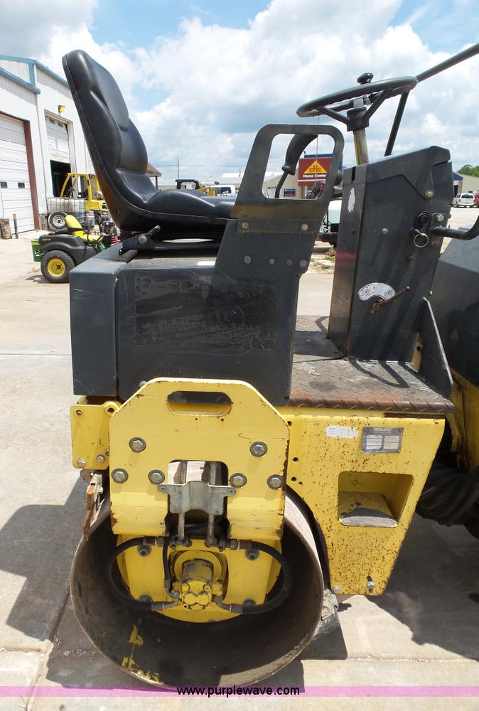 image for item BG9046 2000 Bomag BW120AD-3 double drum roller