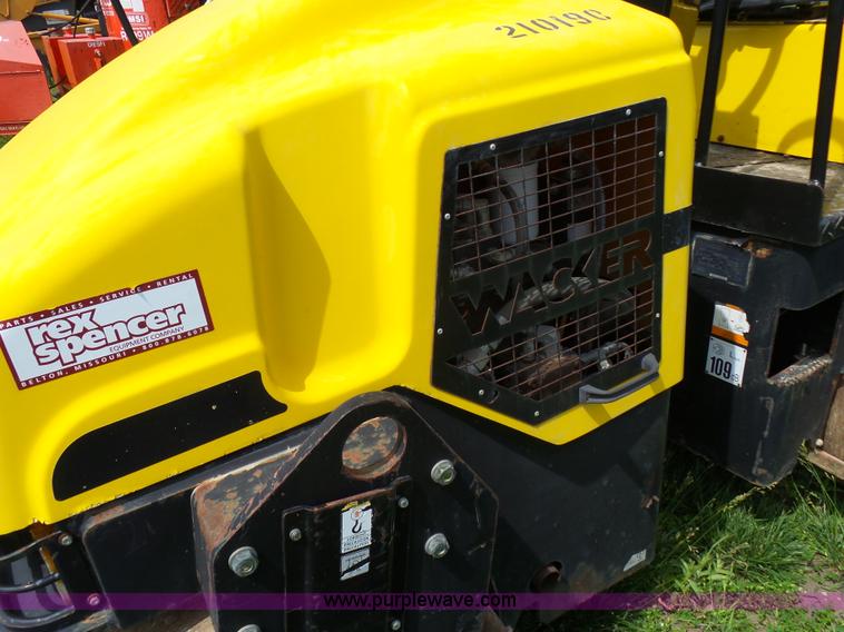 image for item BR9331 2005 Wacker RD27-120 double drum roller