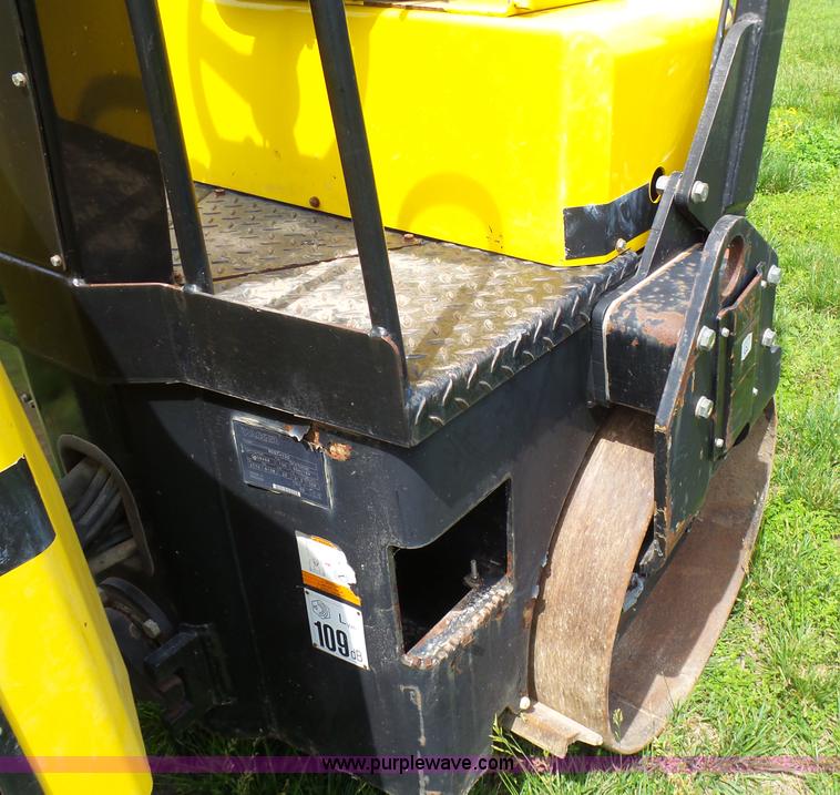 image for item BR9331 2005 Wacker RD27-120 double drum roller