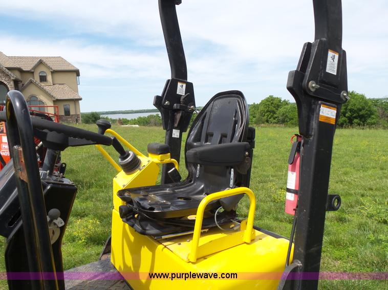 image for item BR9331 2005 Wacker RD27-120 double drum roller