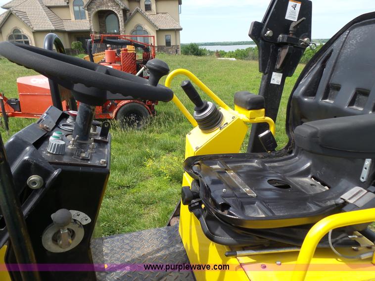 image for item BR9331 2005 Wacker RD27-120 double drum roller