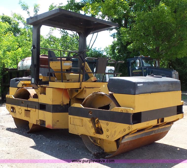 image for item BS9891 Caterpillar double drum roller