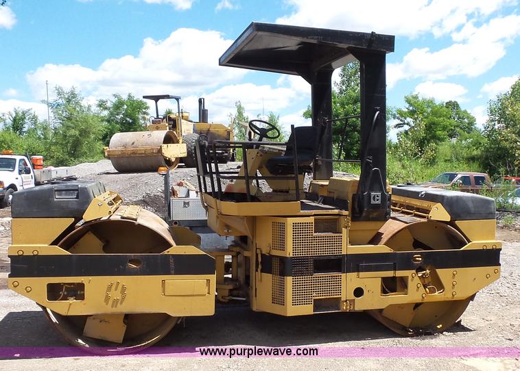 image for item BS9891 Caterpillar double drum roller
