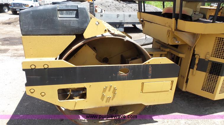 image for item BS9891 Caterpillar double drum roller