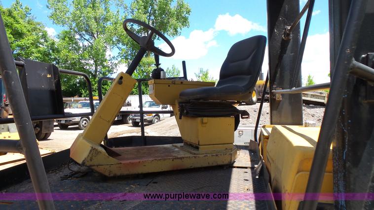 image for item BS9891 Caterpillar double drum roller